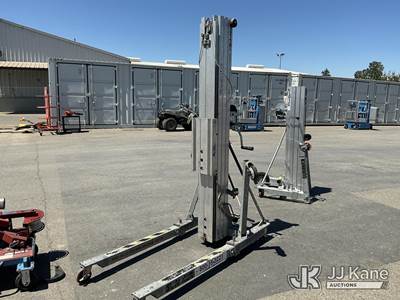 Sumner Contractor Lift (Used