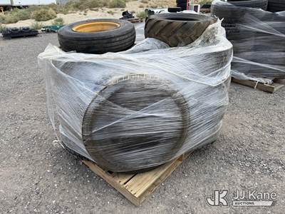 1 Pallet Mixed Used Tires Michelin XDS 225/70R19.5 & Goodyear 27X8.50-15NHS