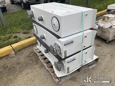 (3) American Mobile Power Hydraulic Reservoirs