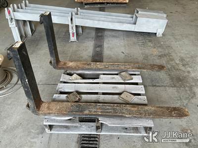 (2) 42 in. Forks