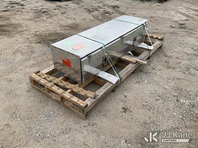 72 x 20 x 16 in Aluminum Diamond-Plate Storage/Tool Box