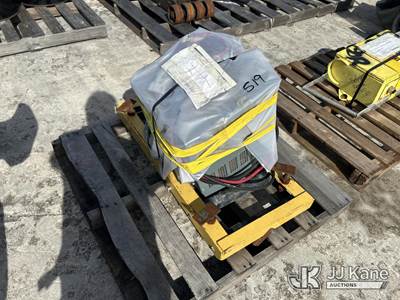 965M1-12C Battery Charger, Used, Condition Unknown