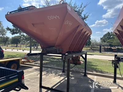 Swenson ev-100 13-82-50 10g. 13’ hydraulic driven V-box spreader. S/N: 03091025 (City of Allen TX Owned)
