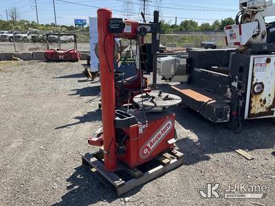 AccuTurn 4602 Tire Machine, Serial # 05046027171000115