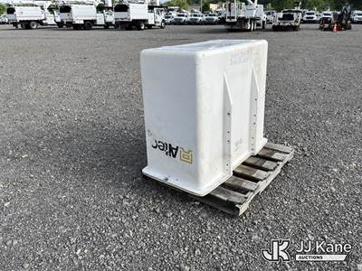 (1) Altec Aerial Bucket