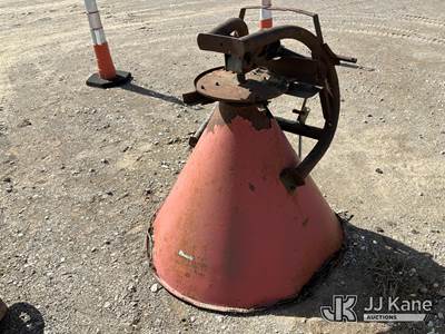 3-Point Hitch PTO-Driven Fertilizer Seeder Spreader (Condition Unknown)