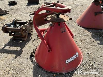 Cosmo 3-POINT Hitch PTO-driven Fertilizer Seed Spreader (Condition Unknown)