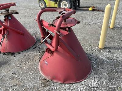 3-Point Hitch PTO-Driven Fertilizer Seeder Spreader (Condition Unknown)