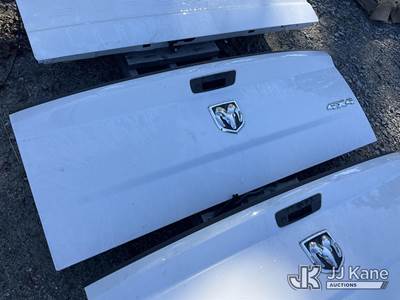 Pallet of (4) Dodge Ram 4X4 Tailgates with Rear View Cameras (New/Unused)