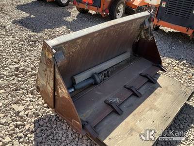 4-in-1 Bucket (Used)(Conditions Unknown )