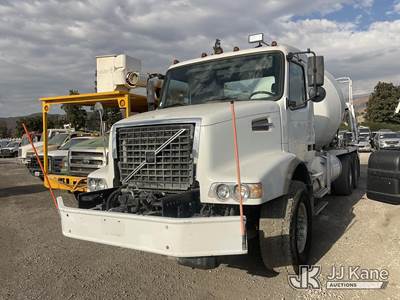2002 Volvo VHD T/A Concrete Mixer Truck