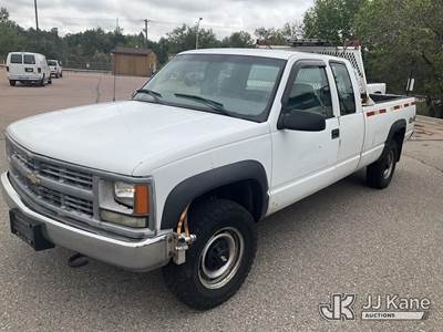 2000 Chevrolet C/K 2500 4X4 Extended-Cab Pickup Truck