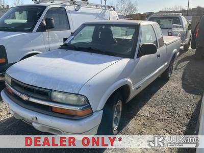 2001 Chevrolet S10 Pickup Pickup Truck