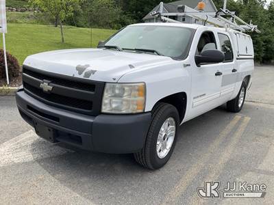 2011 Chevrolet Silverado 1500 2WD Hybrid Crew-Cab Pickup Truck