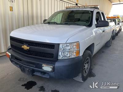 2012 Chevrolet Silverado 1500 Extended-Cab Pickup Truck