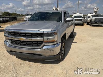 2018 Chevrolet Silverado 1500 Extended-Cab Pickup Truck