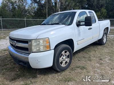 2008 Chevrolet Silverado 1500 Extended-Cab Pickup Truck