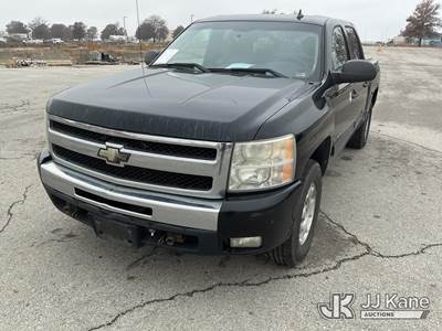 2010 Chevrolet Silverado 1500 4x4 Crew-Cab Pickup Truck