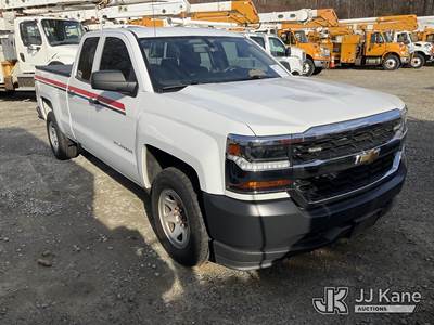 2018 Chevrolet Silverado 1500 Extended-Cab Pickup Truck