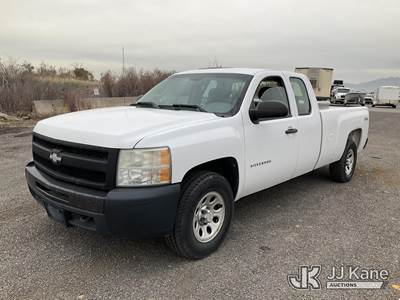 2011 Chevrolet Silverado 1500 4x4 Extended-Cab Pickup Truck
