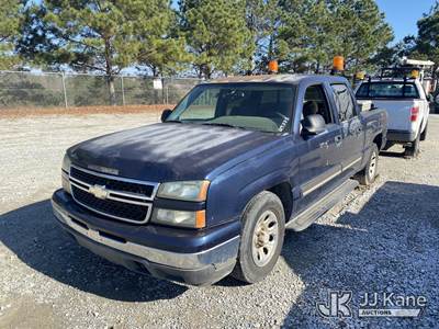 2006 Chevrolet Silverado 1500 Crew-Cab Pickup Truck