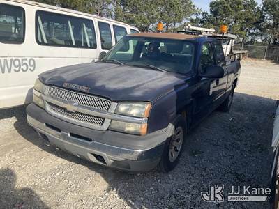 2005 Chevrolet Silverado 1500 Extended-Cab Pickup Truck