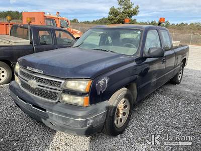 2006 Chevrolet Silverado 1500 Extended-Cab Pickup Truck