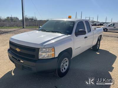 2012 Chevrolet Silverado 1500 Extended-Cab Pickup Truck