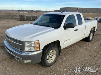 2012 Chevrolet Silverado 1500 Extended-Cab Pickup Truck