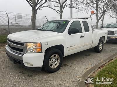2007 Chevrolet Silverado 1500 Extended-Cab Pickup Truck