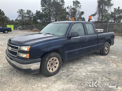 2006 Chevrolet Silverado 1500 Extended-Cab Pickup Truck