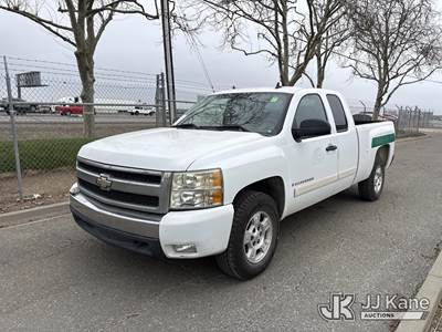 2007 Chevrolet Silverado 1500 Extended-Cab Pickup Truck