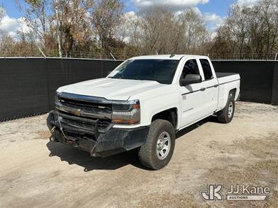 2018 Chevrolet Silverado 1500 Extended-Cab Pickup Truck