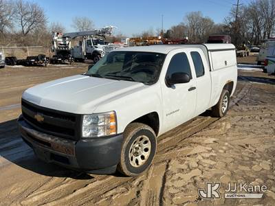 2013 Chevrolet Silverado 1500 Extended-Cab Pickup Truck