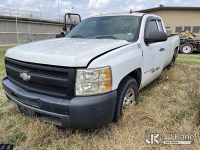 2009 Chevrolet Silverado 1500 Extended-Cab Pickup Truck
