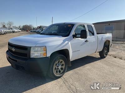 2010 Chevrolet Silverado 1500 Extended-Cab Pickup Truck