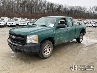 2013 Chevrolet Silverado 1500 Extended-Cab Pickup Truck