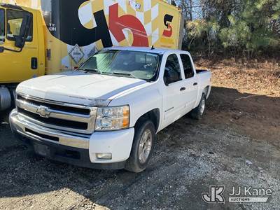 2010 Chevrolet Silverado 1500 4x4 Crew-Cab Pickup Truck