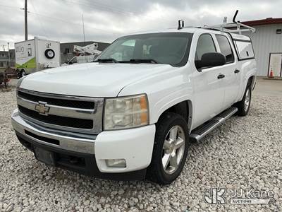 2011 Chevrolet Silverado 1500 Crew-Cab Pickup Truck