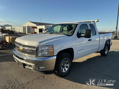 2013 Chevrolet Silverado 1500 Extended-Cab Pickup Truck