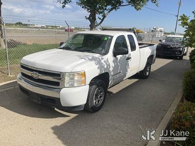 2007 Chevrolet Silverado 1500 Extended-Cab Pickup Truck
