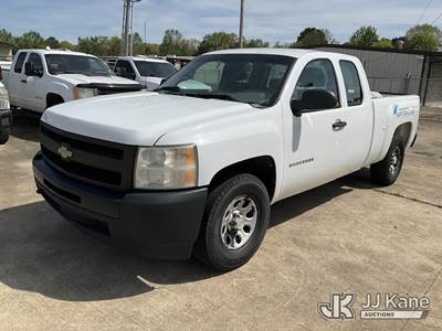 2011 Chevrolet Silverado 1500 Extended-Cab Pickup Truck