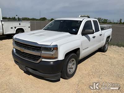 2017 Chevrolet Silverado 1500 Extended-Cab Pickup Truck