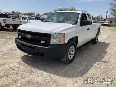 2011 Chevrolet Silverado 1500 Extended-Cab Pickup Truck