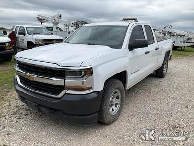2017 Chevrolet Silverado 1500 Extended-Cab Pickup Truck
