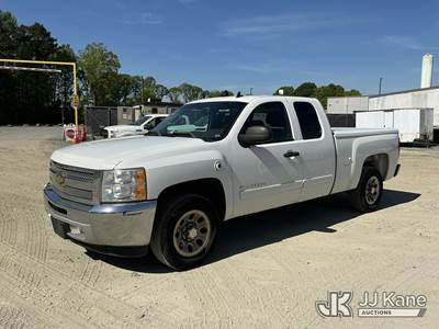 2013 Chevrolet Silverado 1500 Extended-Cab Pickup Truck