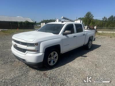 2018 Chevrolet Silverado 1500 Crew-Cab Pickup Truck