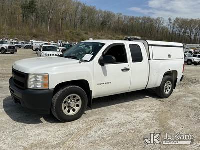 2011 Chevrolet Silverado 1500 Extended-Cab Pickup Truck