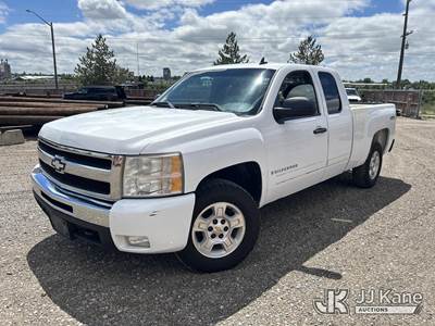 2009 Chevrolet Silverado 1500 4x4 Extended-Cab Pickup Truck