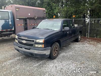 2006 Chevrolet Silverado 1500 Extended-Cab Pickup Truck